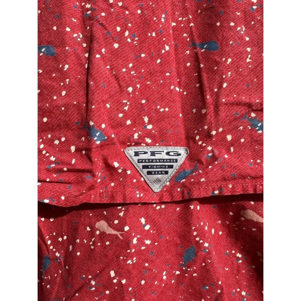 Columbia Shirt Mens Medium Red PFG Pocket Button Up Whale‎ Fish Print Vented